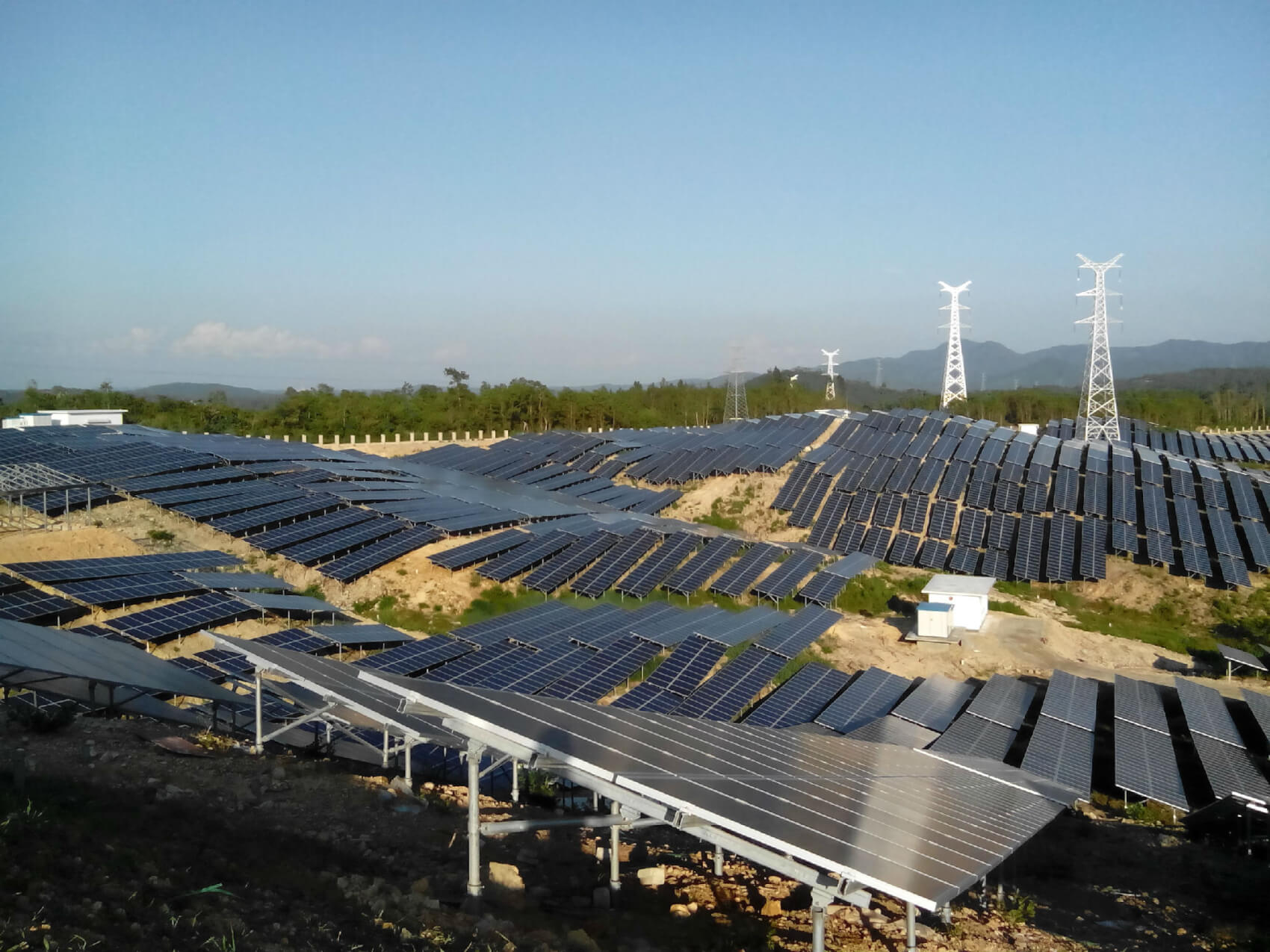 海南屯昌山丘電站太陽能發電項目